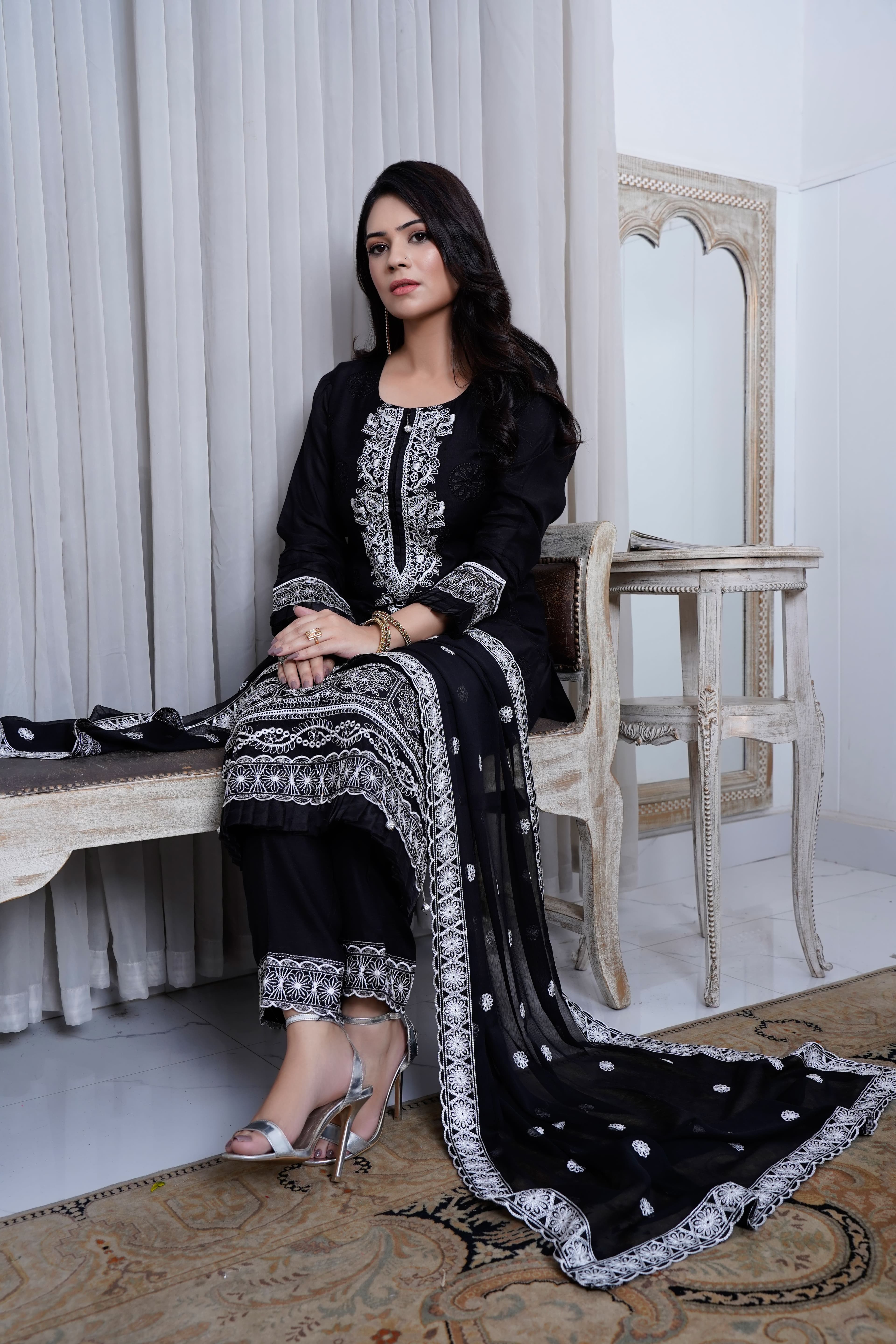 Urwa Handcrafted Suit - Ready to Wear Wholesale Pakistani Suit